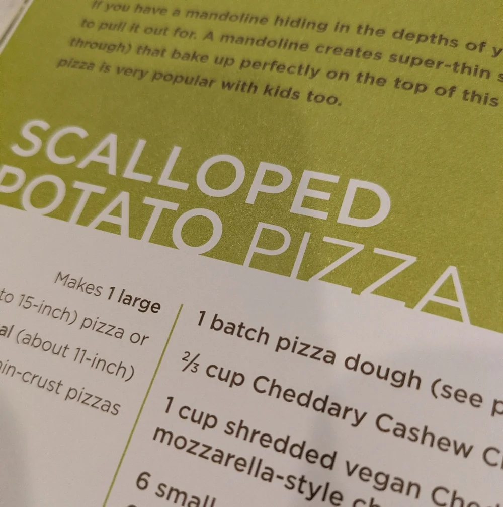 Vegan Pizza Recipe Book - 50 Cheesy, Crispy, Healthy Recipes
